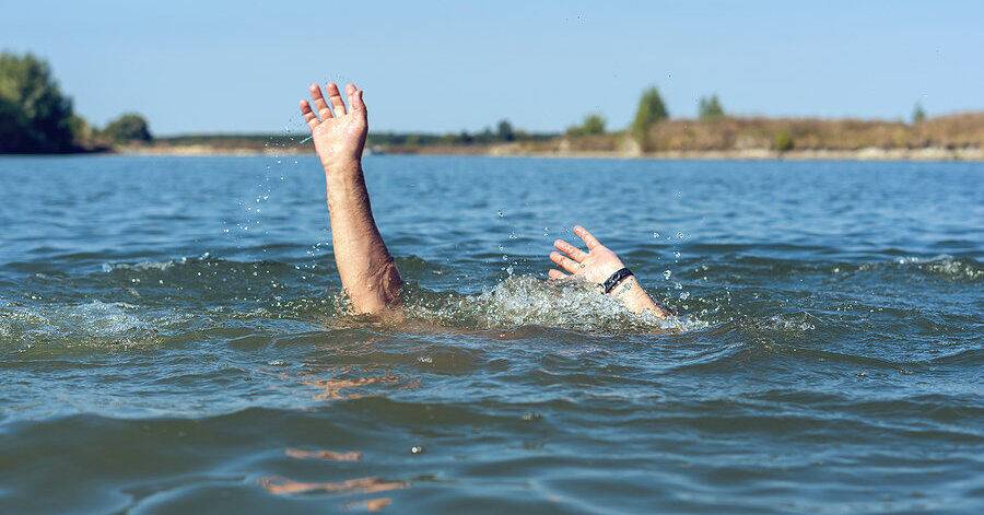 Травмы при несчастных случаях у воды чаще всего получают мужчины 25 — 59 лет