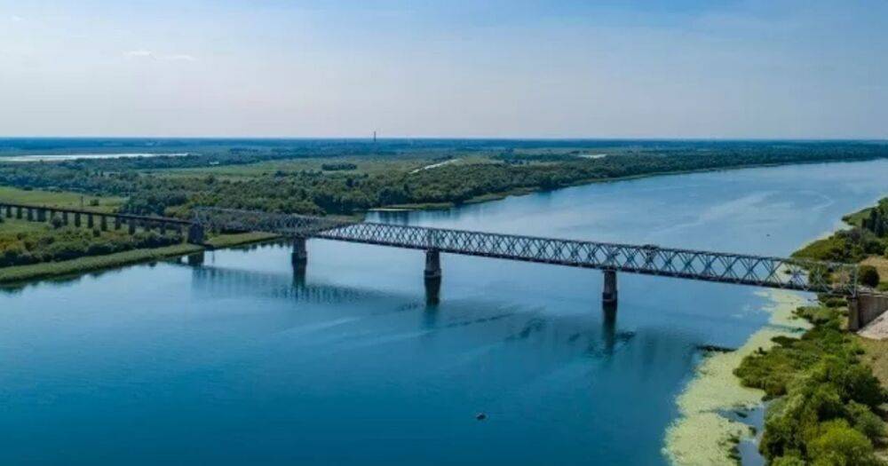 "Петля затягивается". ВСУ "закрыли" для россиян железнодорожный мост в Херсоне (видео)