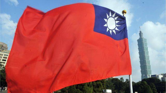 Китай загрожує США та перекидає озброєння до Тайвані