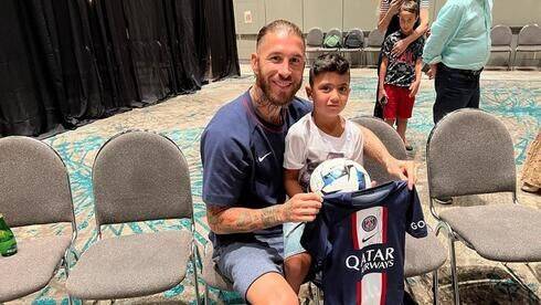 Потерявший отца в теракте 5-летний Рамос встретился с футболистом ПСЖ, в честь которого был назван