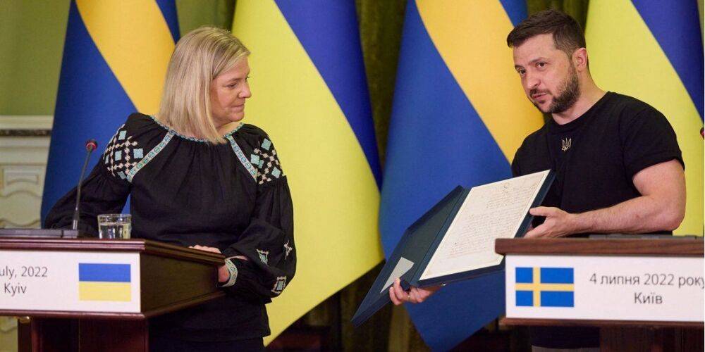 «Укладывается в современный контекст». Премьер Швеции передала Зеленскому копию письма Карла ХII о признании независимости Запорожской Сечи