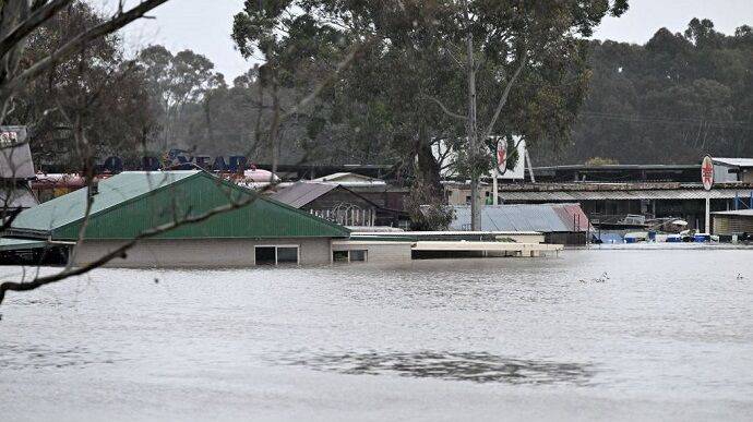 В Австралии из-за наводнения эвакуировали около 50 тысяч человек