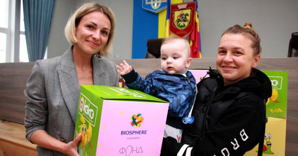 Сотни детей в сложных обстоятельствах получили Пакет "Ма!Ля!" с самыми необходимыми товарами от украинских брендов