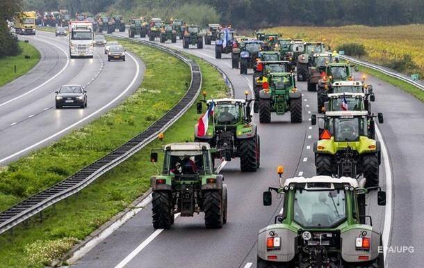 «Парализовать всю страну»: нидерландские фермеры и рыбаки заблокировали супермаркеты и порты