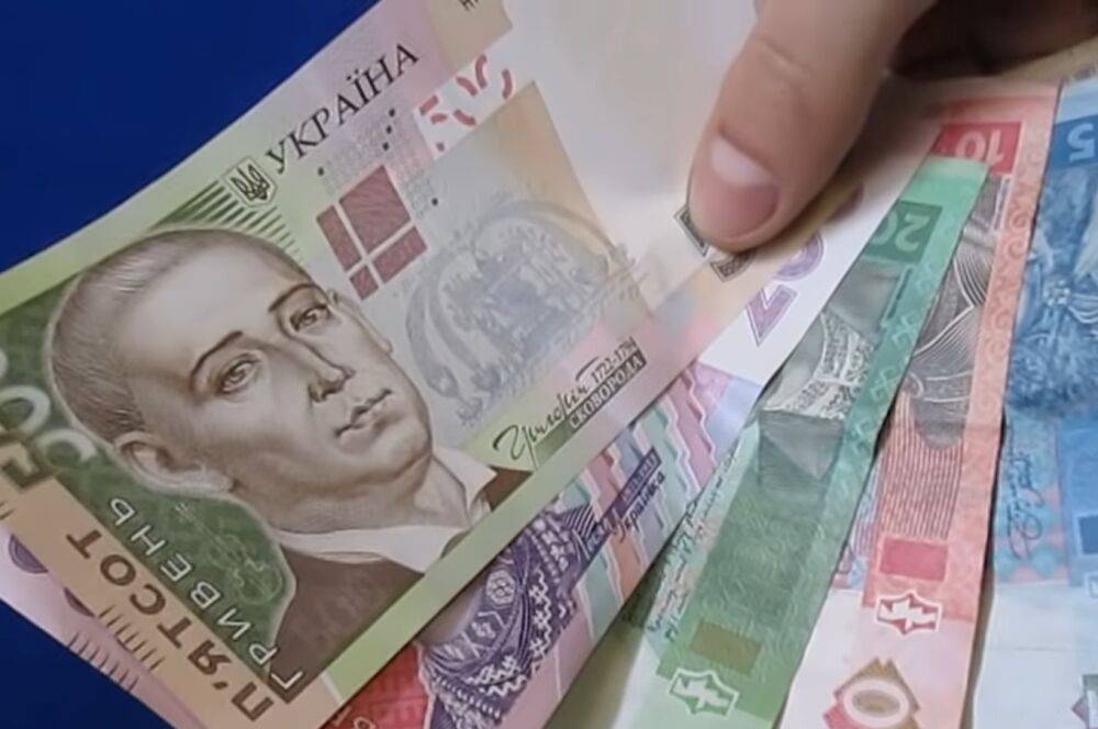 Выплата 2000 и 3000 грн для ВПЛ в июле: в Кабмине вновь изменили списки - кто получит деньги