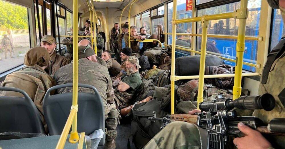 Командиры "Азова" после выхода из Мариуполя находятся в России, — СМИ