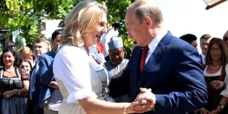 «Угроза убийства». Экс-глава МИД Австрии, танцевавшая с Путиным, сбежала из страны после выхода из Роснефти — The Washington Post
