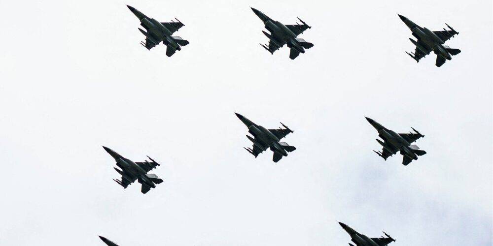 «Очень мощный ударный кулак». Военный эксперт рассказал, как Украине за короткое время развернуть эскадрилью F-16