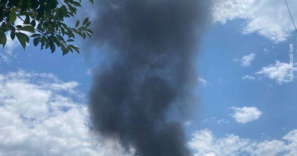 Работа ВСУ? В оккупированном Херсоне раздались взрывы, виден густой дым (ФОТО)