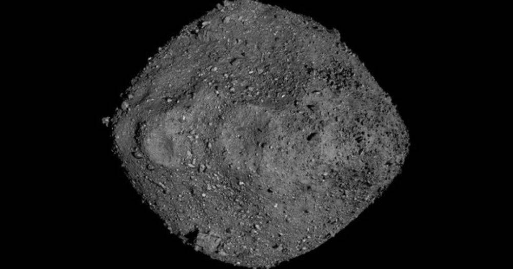 Оползень и массивный кратер. Камень меньше футбольного мяча устроил хаос на астероиде Бенну