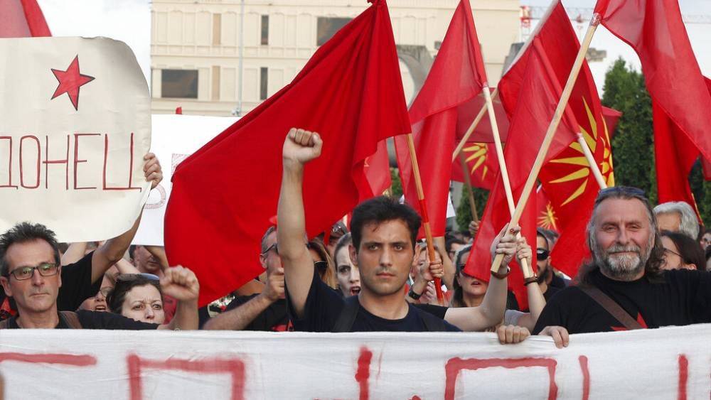 "Нам с Европой не по пути": македонцы протестуют против "плана Франции" и уступок Болгарии