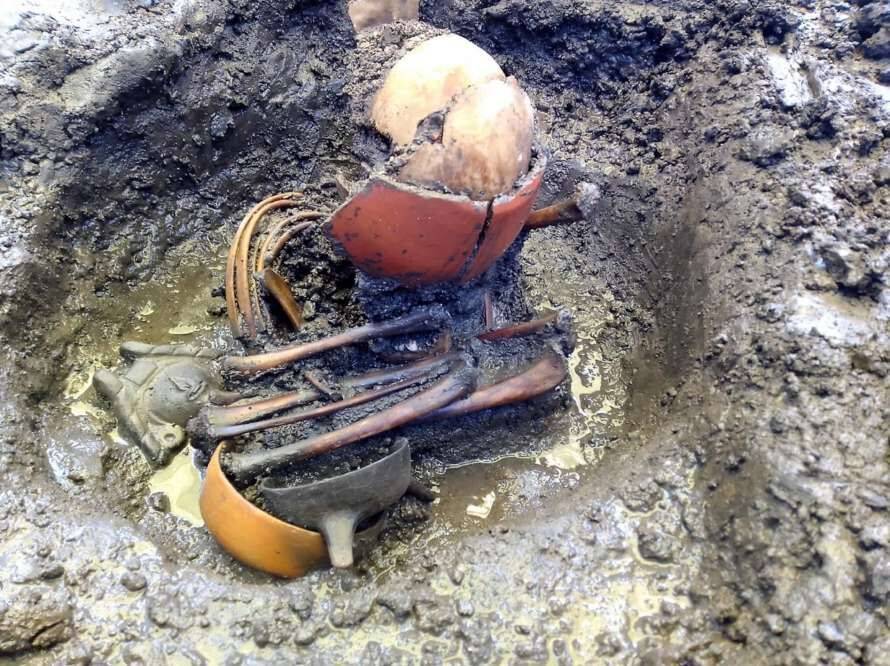 Археологи виявили у Мексиці поховання чотирьох ацтекських дітей (Фото)