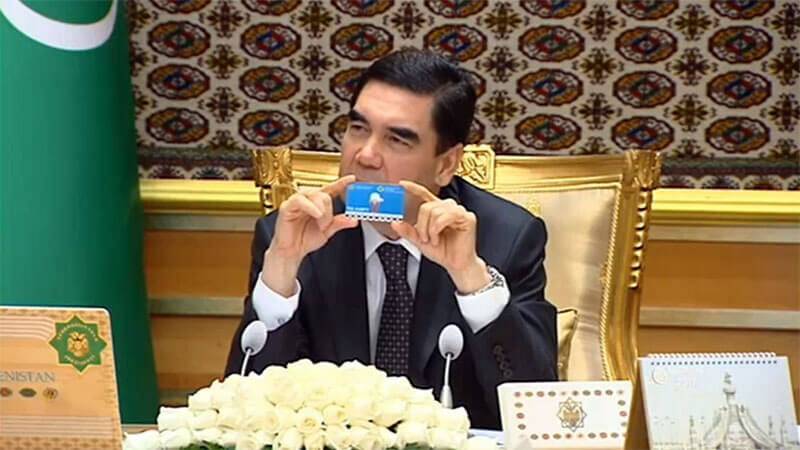 За два года власти Туркменистана не смогли добиться увеличения безналичных платежей