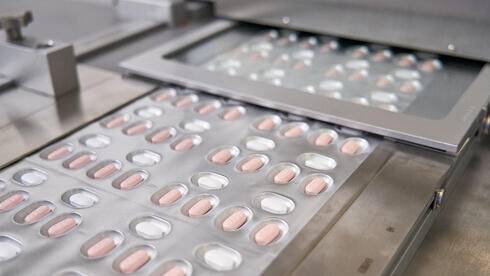 Больничные кассы предупреждают: скоро в аптеках не останется лекарства от коронавируса