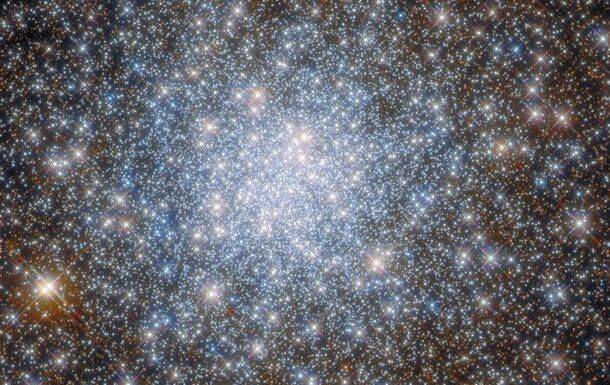 Hubble сделал фото звездного скопления в созвездии Стрелец