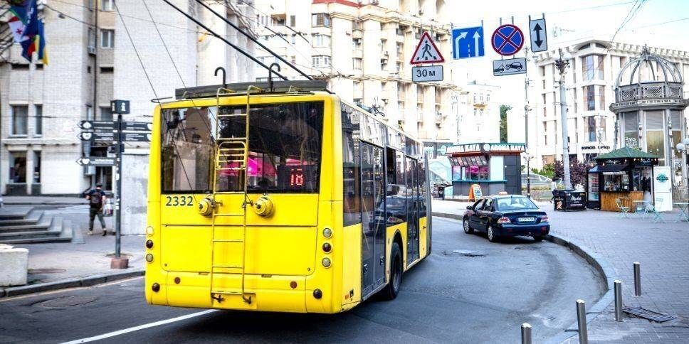 В Киеве общественный транспорт будет останавливаться на время воздушной тревоги — КГГА