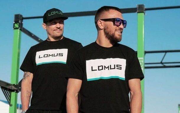 Усик поставил Ломаченко в список любимых боксеров