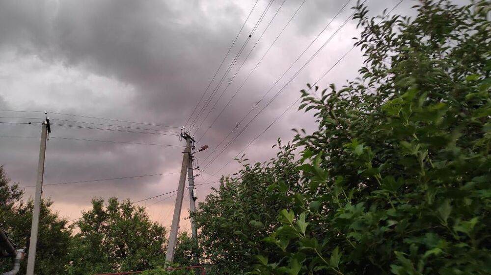 Последствия ночной стихии: на Одесчине остаются без света 5 населенных пунктов