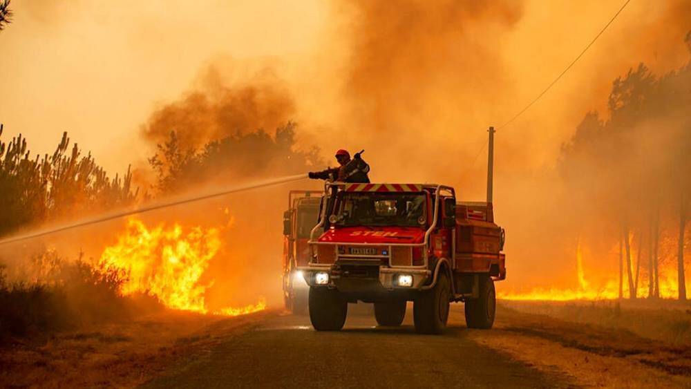 Европейский союз помогает Франции тушить лесные пожары