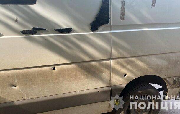 В Марьинке во время эвакуации обстреляли автомобиль полиции