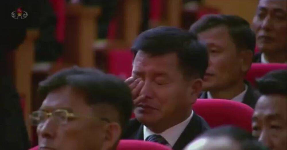 Корейские слезы: в КНДР депутаты парламента разрыдались, узнав о болезни "вождя" (видео)