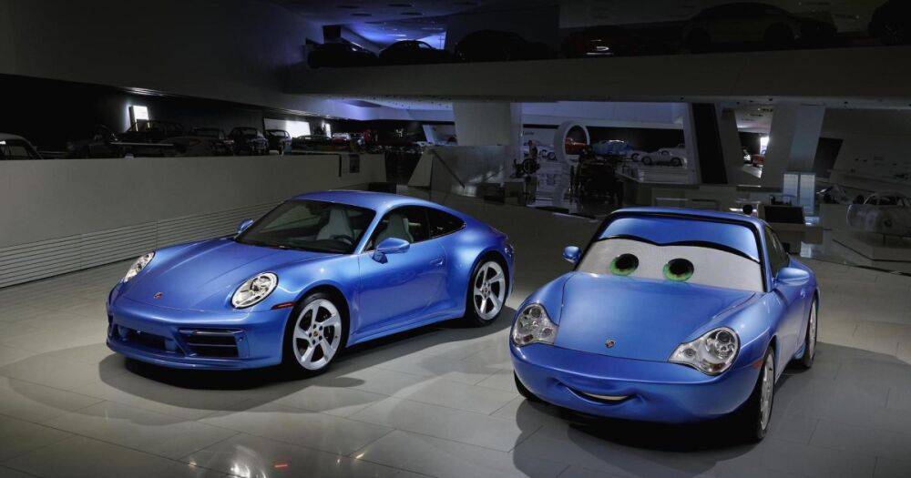 Porsche воссоздали авто из мультфильма "Тачки", чтобы помочь беженцам из Украины (фото)