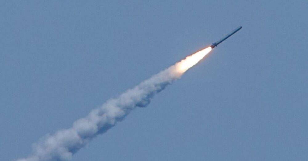 Россия выпустила пять ракет по Запорожью: есть разрушения и раненая