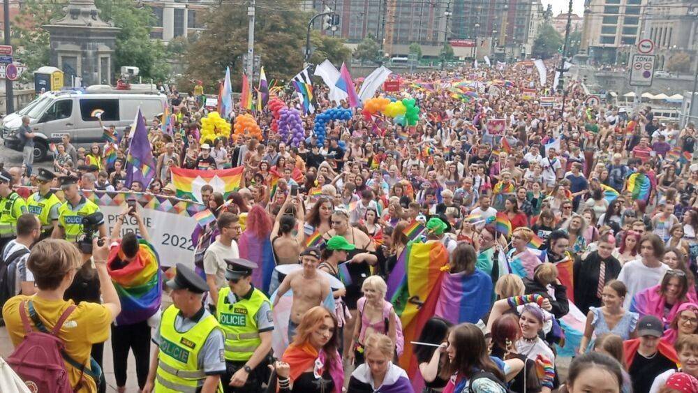 Первый после пандемии ЛГБТ-парад состоялся в Праге