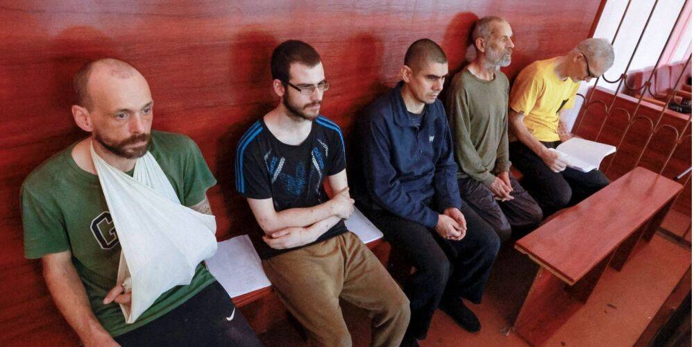 Боевики «ДНР» начали судилище над пятью иностранцами, которые защищали Украину. Трем из их угрожают смертной казнью