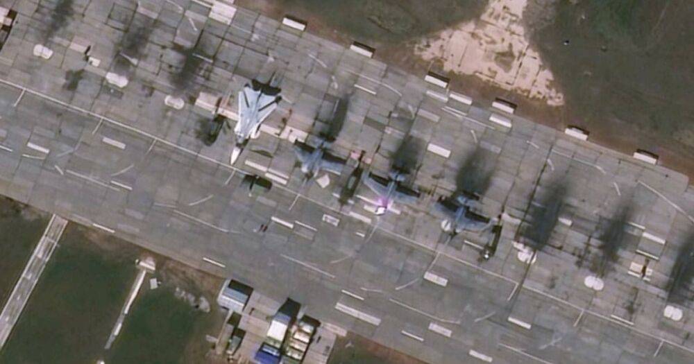 Находилось 24 самолета РФ: глава Bellingcat раскрыл детали взрывов на авиабазе в Крыму