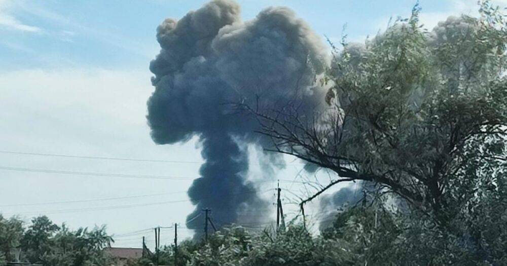 Взрывы под Джанкоем: появились спутниковые фото уничтожения военного склада РФ