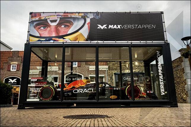 Машина Макса Ферстаппена на гастролях в Нидерландах