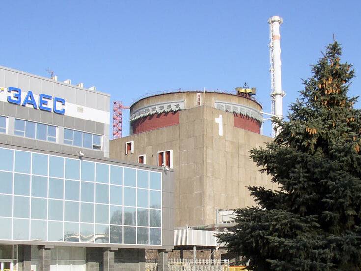 Россия обвинила Украину в “подготовке провокации” на Запорожской АЭС. СНБО заявил, что это фейк