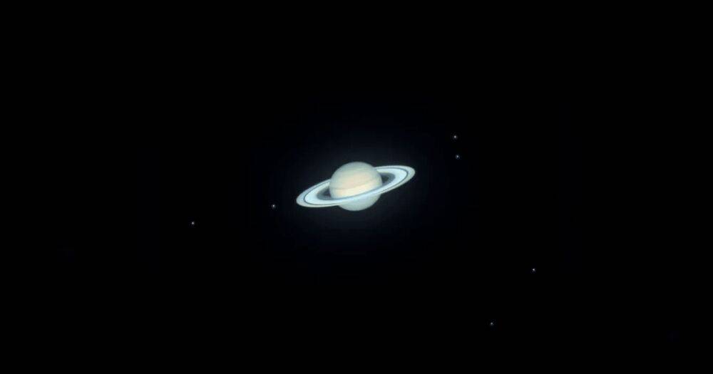 Во время наибольшего сближения с Землей: астрономы получили невероятный снимок Сатурна (фото)