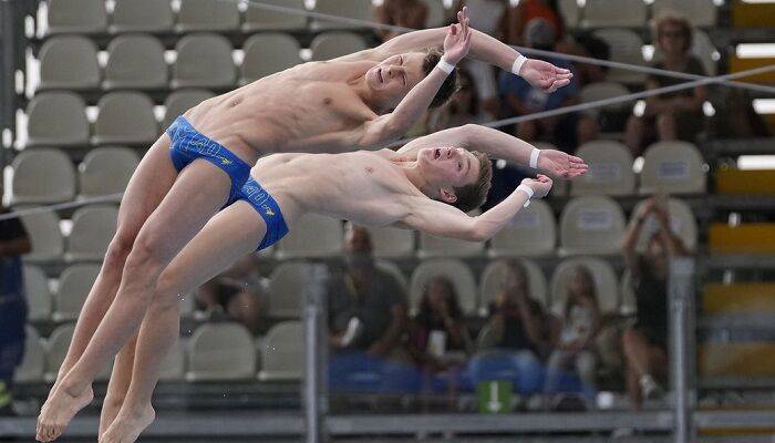 Середа и Болюх выиграли серебро в прыжках в воду на ЧЕ по водным видам спорта
