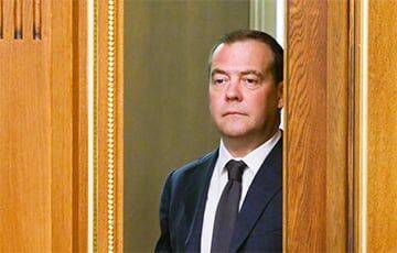 Медведев написал и сразу удалил пост о Грузии и Казахстане