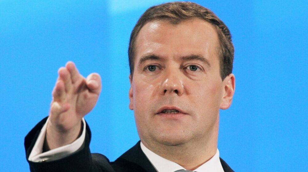 Медведев написал о «конце парадов суверенитетов» и намерении рф вернуть «утраченные» территории: у политика заявили, что его взломали