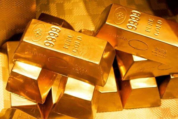 Цена золота превысила $1800 за унцию на геополитических рисках