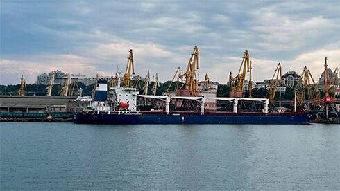 Перше судно з українським зерном прибуло до Стамбула