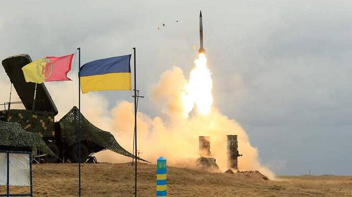 Над Днепром работала ПВО: сбили 4 ракеты "Калибр"