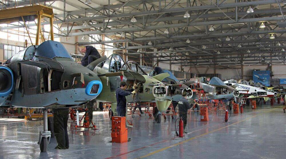 Белорусские специалисты восстанавливают боевые самолеты россии – разведка
