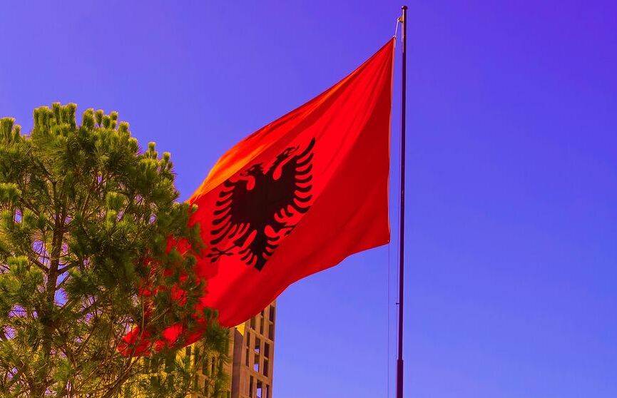 Задержанные возле военного объекта в Албании россияне заявили, что они фотографы и блогеры