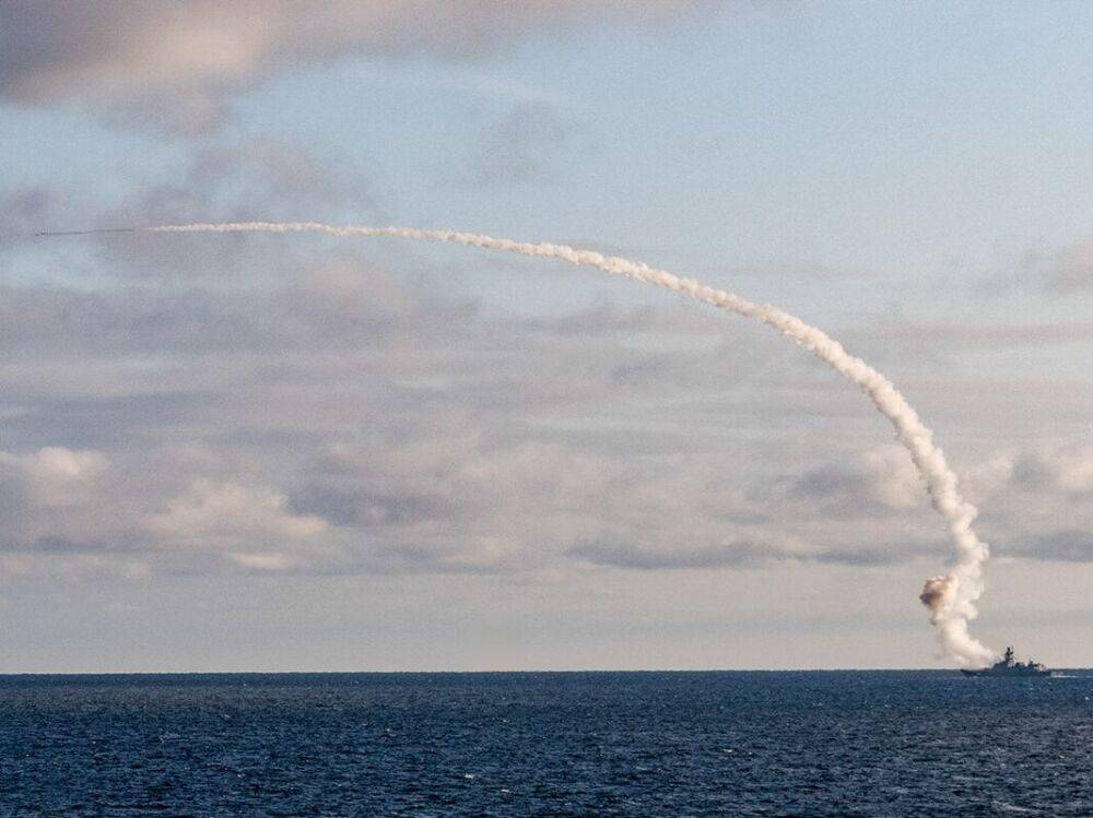 Россия увеличила количество носителей ракет в Черном море накануне Дня Независимости Украины – командование "Юг"