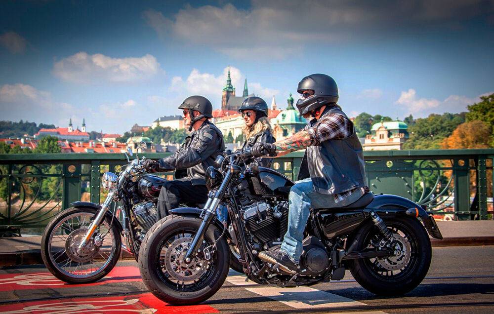 Сотни мотоциклов Harley-Davidson проедут по центру Праги