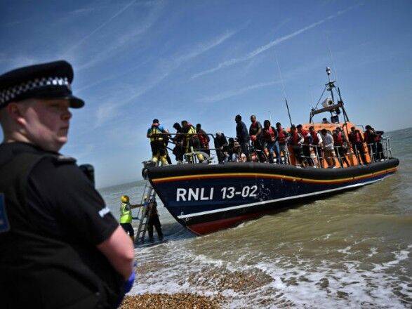 В Великобритании фиксируют рекордный наплыв мигрантов через Ла-Манш