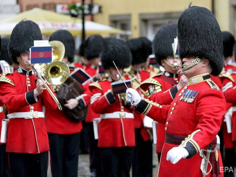 Оркестр шотландской гвардии исполнил песню победителей "Евровидения 2022" Stefania в честь Дня Независимости Украины. Видео