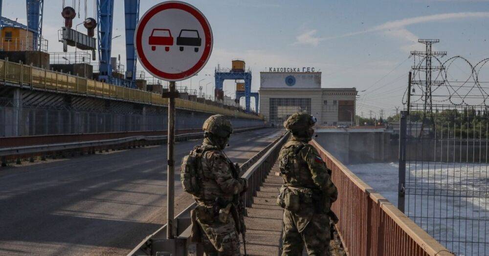 "Снова четко в цель": ВСУ ударили по мосту на Каховской ГЭС (видео)