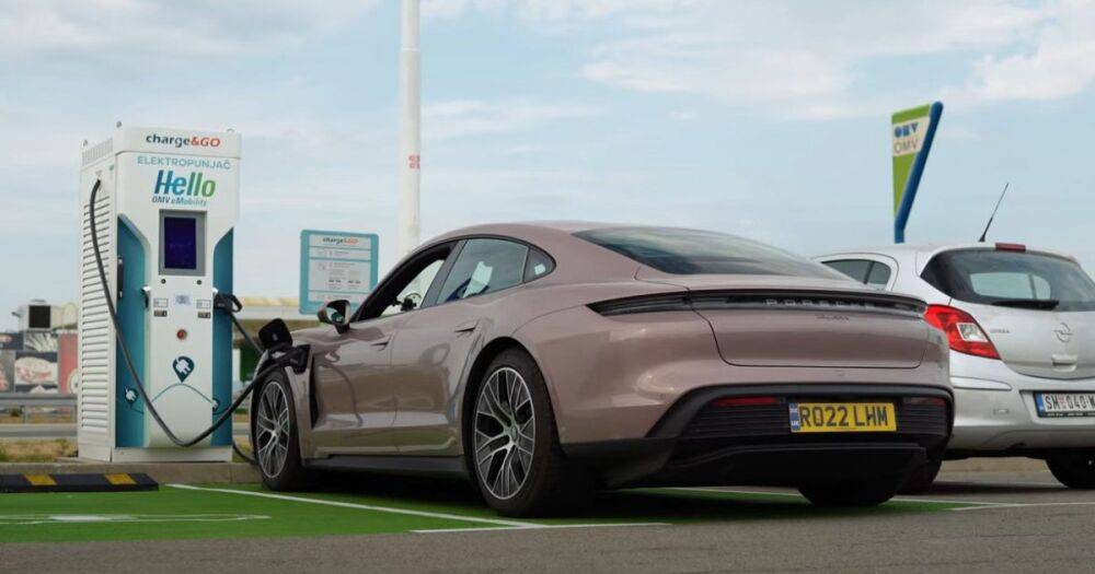 Пол-Европы за сутки: электрокар Porsche Taycan установил необычный мировой рекорд (видео)