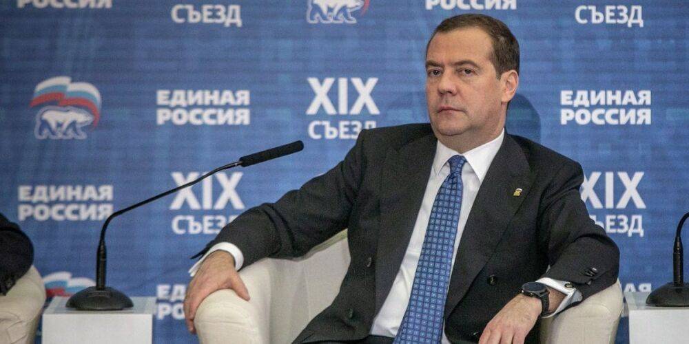 «Психотропы Зеленского и апокалипсис». Медведев выдал очередную порцию бреда в интервью французским СМИ