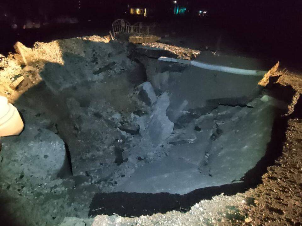 В результате ночных ударов по Харькову пострадали историческое здание и школа в центре города – мэр